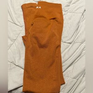 Aurola Women's Orange Leggings